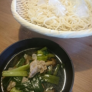 舞茸と豚バラの相性抜群！温かいつけ素麺！